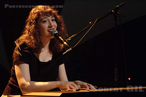 REGINA SPEKTOR - 2005-04-27 - PARIS - Cafe de la Danse - 